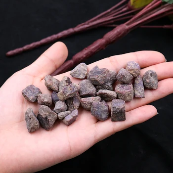100 g Naravnih dragih kamnov, Ruby Surove Rude Kamni Zdravilni Mineralni Kristali Kamni Obrti Office Home Decor Duhovnost Kvarčni Kristali