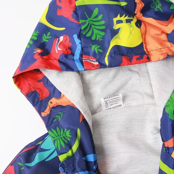 Pomlad Poletje Novih Otroci Nepremočljiva Oblačila Pisane Dinozaver Natisnjeni Fantje Hooded Risanka Tanko Plast Priložnostne Zadrgo Outwear