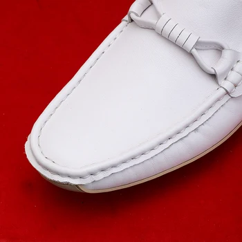 Nove Luksuzne Loafers Moški Čevlji Ročno Vožnjo Moccasins Mens Belo Usnje Leni Čevlji Za Moške Blagovne Znamke FashionYoung Priložnostne Loafers
