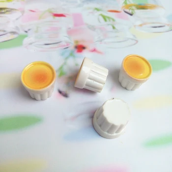 Tanduzi 20PCS Smolo Simulacije Hrane Smolo Miniaturni Puding Pokal Lutke Puding Kawaii Cabochons Obrti DIY Doma Dekoracijo
