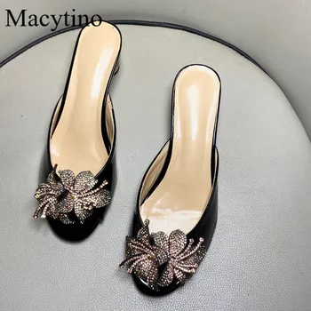 Seksi dame sandale kristalno močen visokih petah konicami prstov visoke pete, usnjeno obleko čevlje kristalni cvet copate poletni natikači